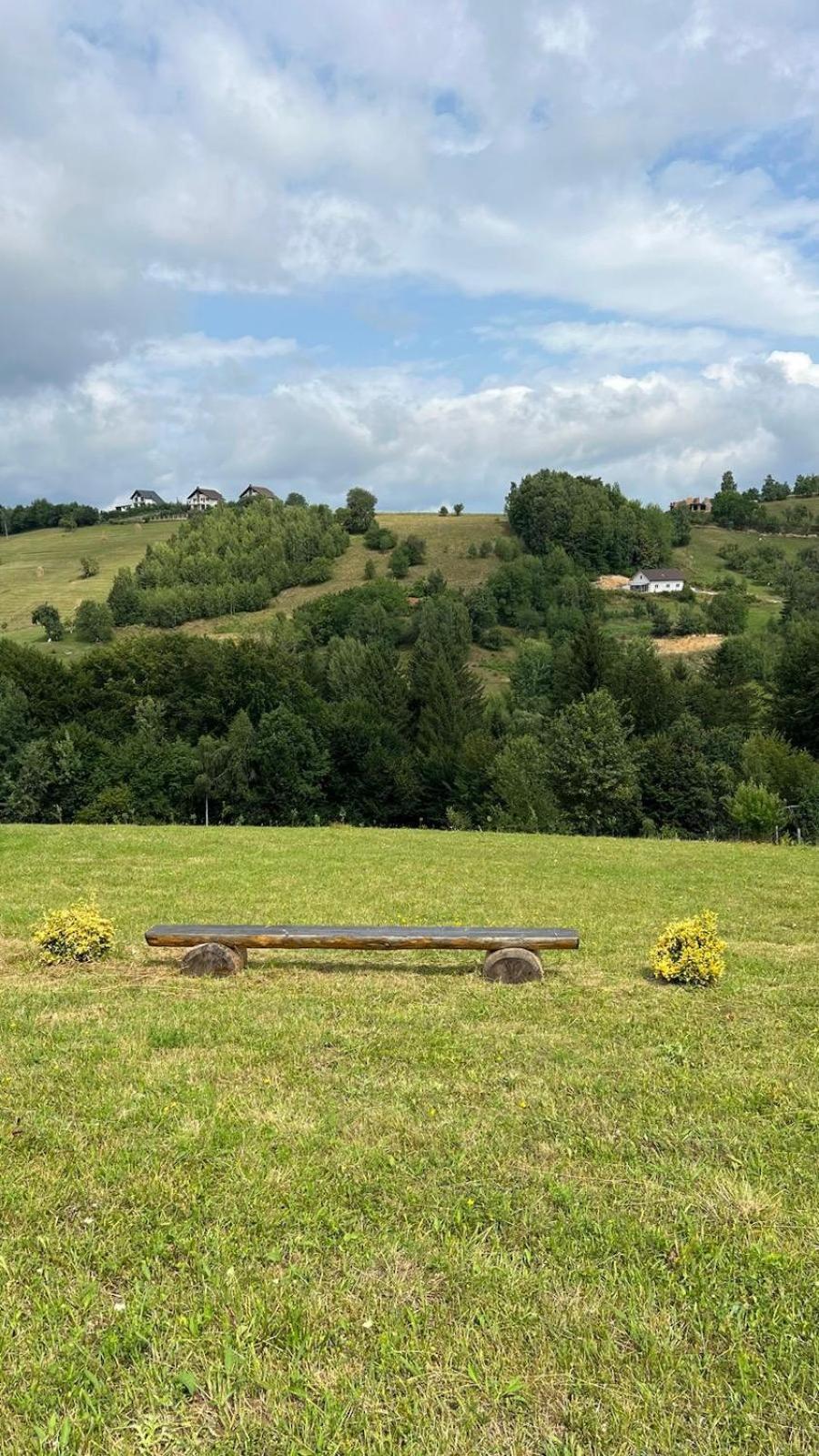My Little Village Almafatelep Kültér fotó
